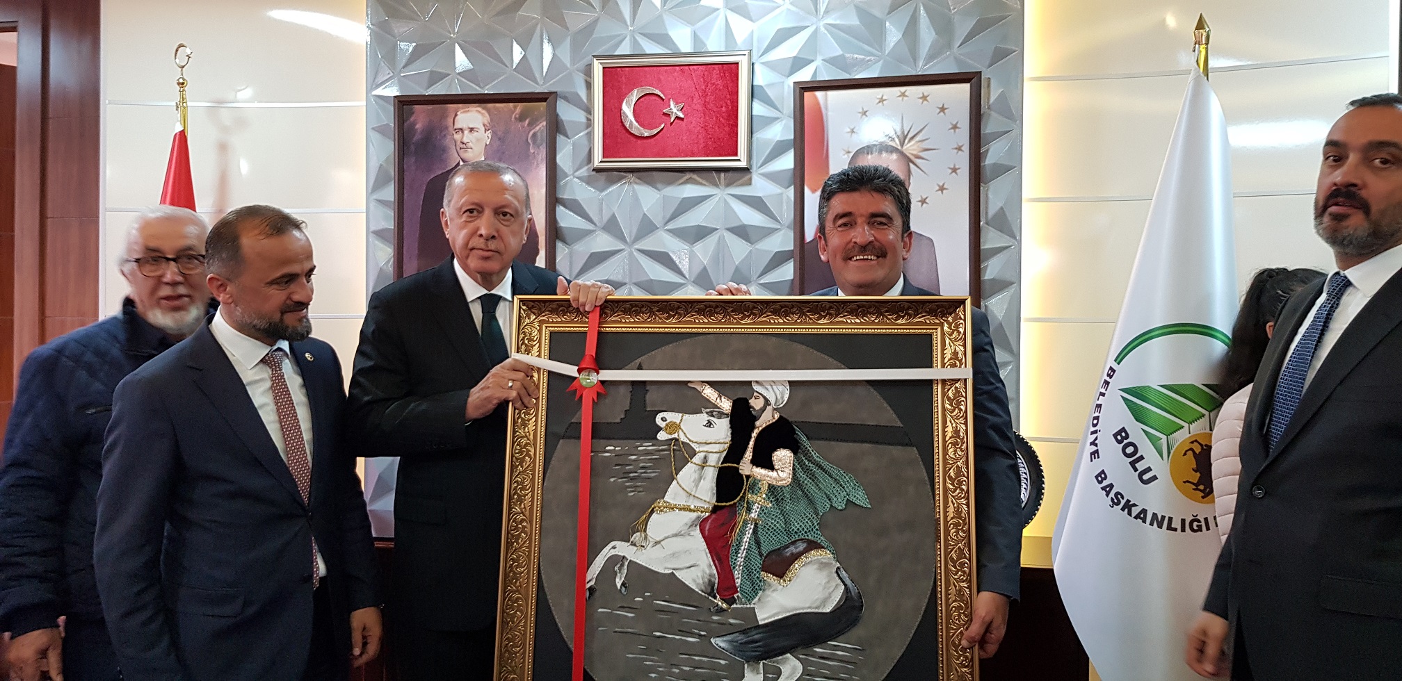 ALLAR, CUMHURBA�KANI �LE G�R��T� 