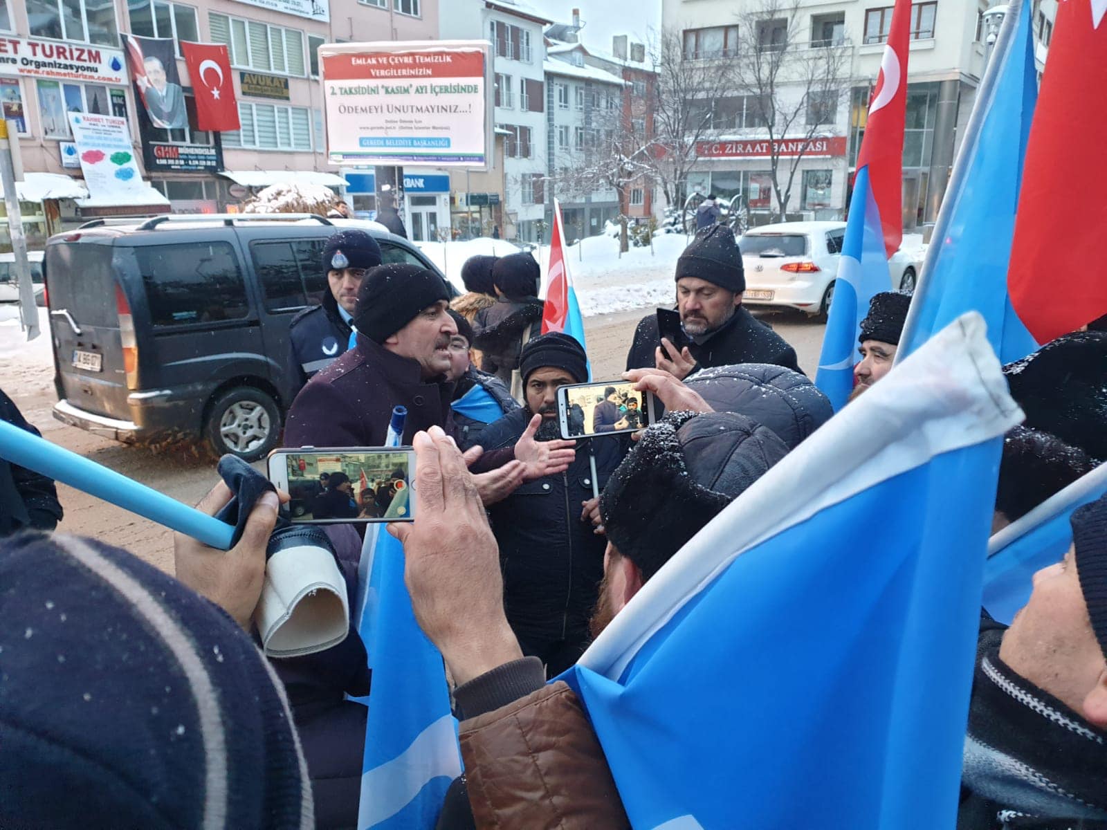 UYGUR TRKLERNE GEREDE BELEDYES EV SAHPL YAPTI