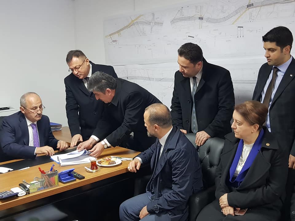 MUSTAFA ALLAR; BAKAN TURHAN �LE B�R ARAYA GELD�