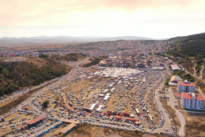 YZBNLERN ZYARET ETT TARH GEREDE PANAYIRLARI SONA ERD