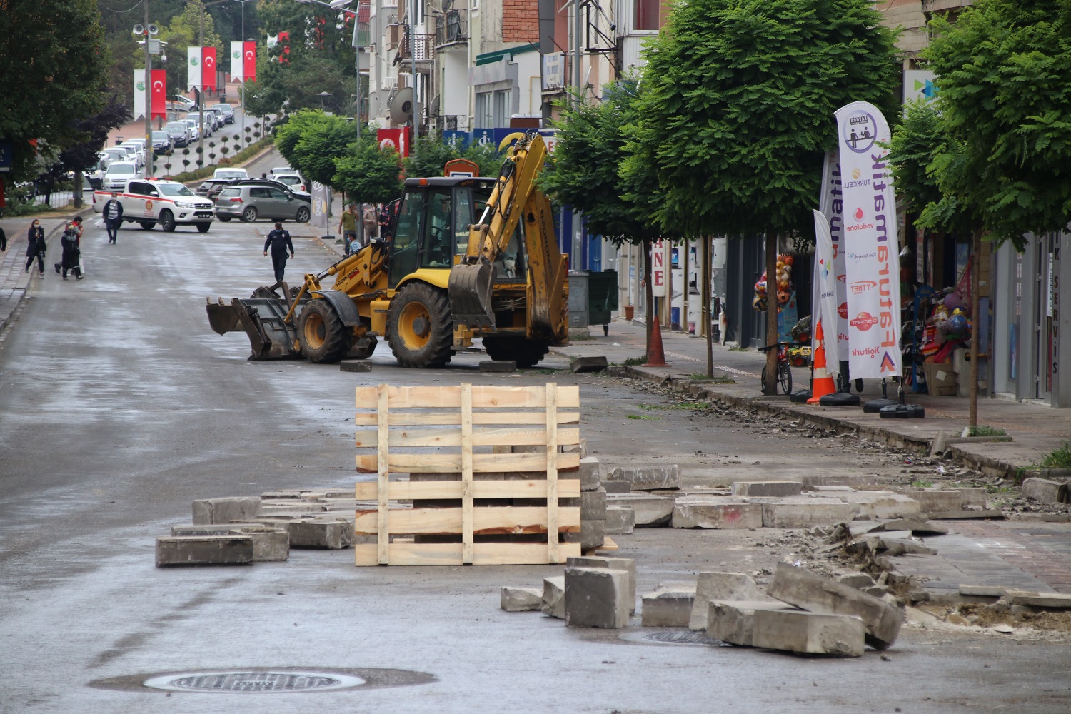 GEREDEDE KALDIRIM VE KLT PARKE ALIMALARI BALADI