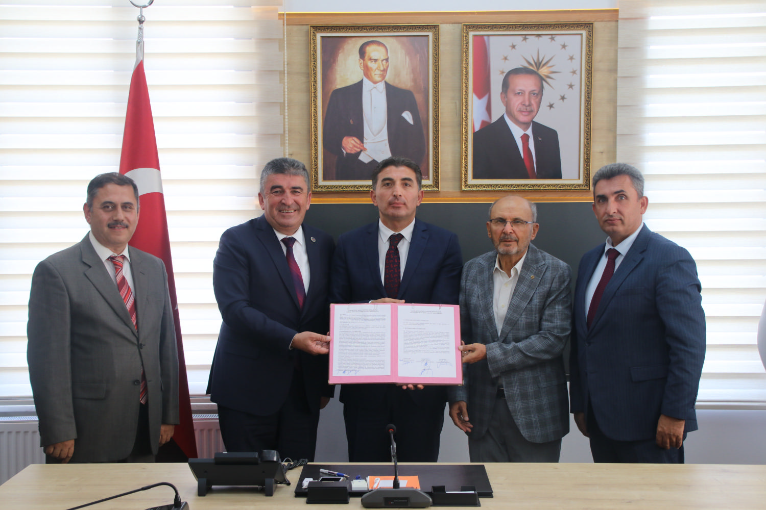 HAYIRSEVER ZYA KAHRAMAN, SPOR SALONU YAPTIRIYOR