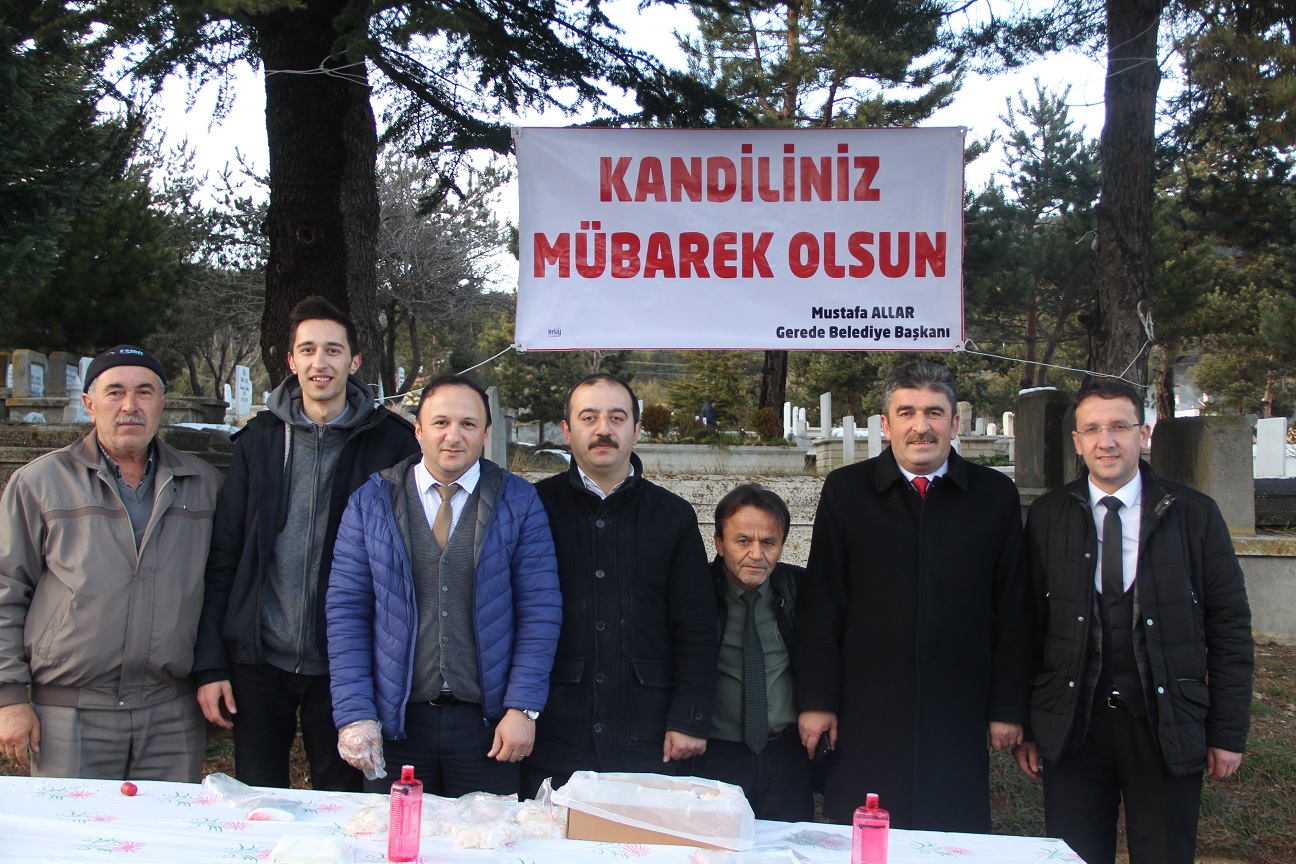 LE MEZARLIINDA VATANDALARA LOKUM  KRAM EDLD