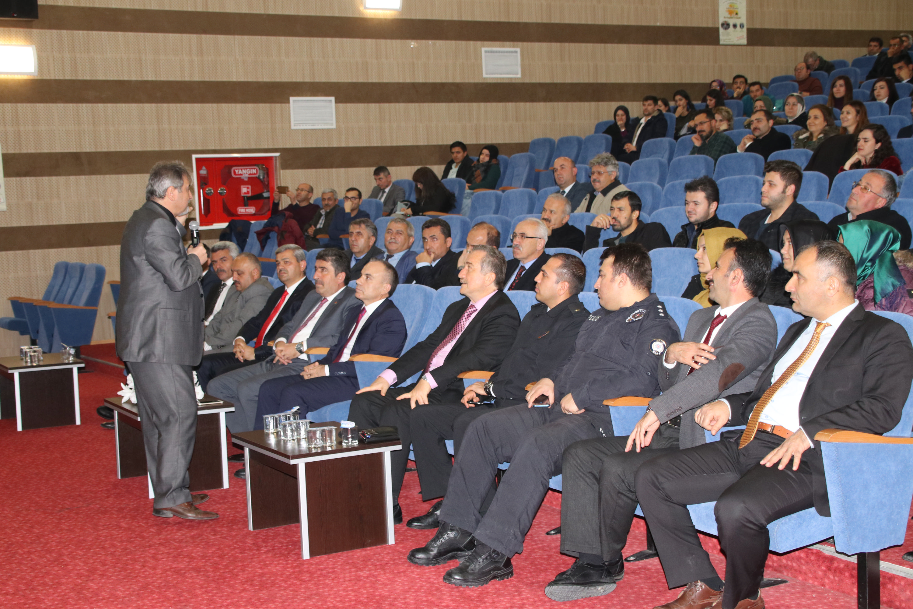 ��RETMENLER G�N�NDE L�DER ��RETMEN KONFERANSI