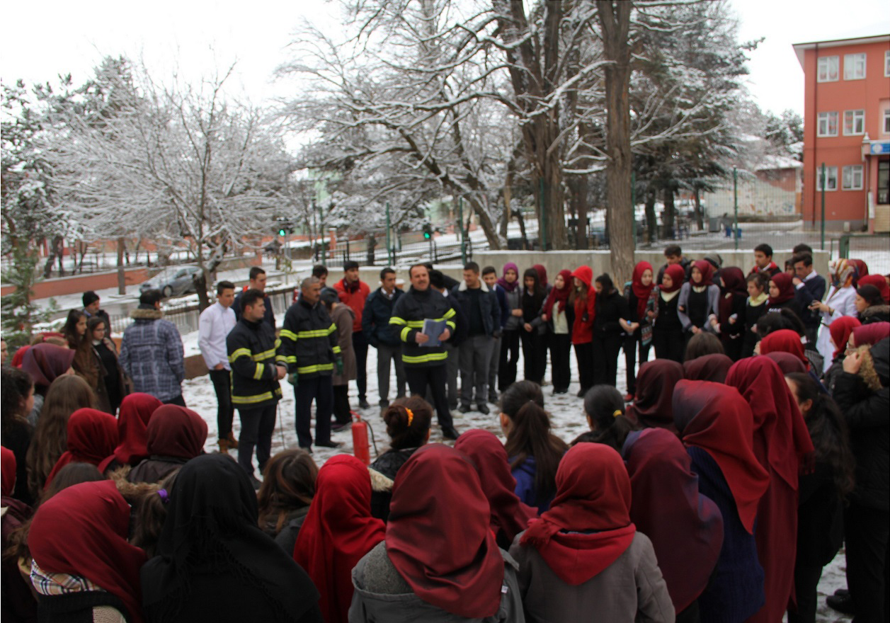 OKULLARA YANGIN TATB�KATI