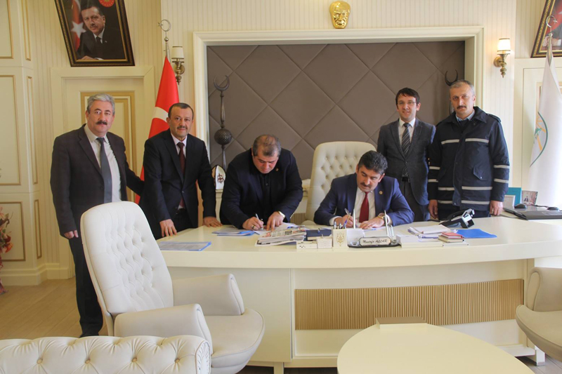 SEND�KA VE BELED�YE ANLA�TI